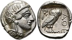 GRIECHISCHE MÜNZEN ATTIKA. Athen. (D) Tetradrachme (17,19 g), ca. 454-404 v. Chr. Av.: Kopf der Athena mit attischem Helm und Lorbeerkranz n.r. Rv.: AΘE, Eule n.r., Kopf v.v., dahinter Olivenzweig und