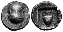 Greek Coins Boeotia. Thebes. Drachm. 304-294 a.C. (BCD Boeotia-70). (Hgc-4,1164). Anv.: Boeotian shield decorated with kerykeion. Rev.: Amphora; Δ-I across lower field; all within incuse square. Ag. 5