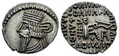 Greek Coins Kingdom of Parthia. Pakoros I. Drachm. 78-120 d.C. Ekbatana. (Sellwood-78.3 (Vologases III)). (Shore-413 (Vologases III)). (Sunrise-439). Anv.: Diademed head to left, with long beard. Rev.