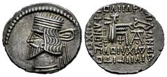 Greek Coins Kingdom of Parthia. Pakoros I. Drachm. 78-120 d.C. Ekbatana. (Sellwood-78.3 (Vologases III)). (Shore-423 (Vologases III)). (Sunrise-439). Anv.: Diademed head to left, with long beard. Rev.