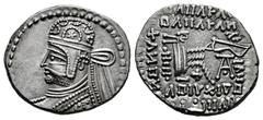 Greek Coins Kingdom of Parthia. Sanatrukes?. Drachm. 116 d.C. Ekbatana. (Sellwood-81.1 (Parthamaspates)). (Shore-423 (Parthamaspates)). (Sunrise-449). Anv.: Diademed bust to left, wearing tiara. Rev.: