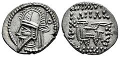 Greek Coins Kingdom of Parthia. Vologases VI. Drachm. 208-228 d.C. Ekbatana. (Sellwood-88.18). (Shore-456). (Sunrise-459). Anv.: Diademed bust to left, wearing tiara with ear flap. Rev.: Archer (Arsak