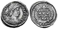 Roman Imperial Constantius II. Siliqua. 360-363 d.C. Arelate. (Ric-291). (Rsc-342/3r). Anv.: D N CONSTANTIVS P F AVG, pearl-diademed, draped and cuirassed bust right. Rev.: VOTIS XXX MVLTIS XXXX in fo