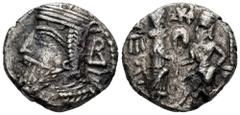 Greek Coins Kingdom of Parthia. Vologases IV. Tetradrachm. 208-222 AD. Seleukeia on the Tigris. (Sellwood-84.46). Anv.: Diademed and draped bust of Vologases IV to left, wearing tiara; to right, B. Re