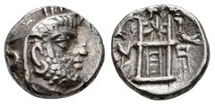 Greek Coins Kings of Persis. Uncertain King. Drachm. 2nd Century BC. (Alram-551). (Tesorillo-R. Persis 1, Plate Coin). Anv.: Bearded male head to right, wearing earring, diadem and kyrbasia surmounted
