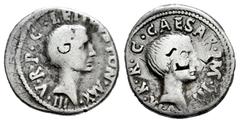Roman Imperatorial Lepidus and Octavian (Agustus). Denarius. 42 BC. Military mint moving with Lepidus in Italy. (Ffc-4 var.). (Craw-495/2d var.). (BMCRR-110 var.). Anv.: LEPIDVS PONT. MAX. lll V.R.P.C