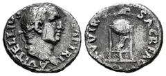 Roman Imperial Vitellius. Denarius. 69 AD. Rome. (Ric-I 86). (Bmcre-17). (Rsc-114). Anv.: A VITELLIVS GERM(AN I)MP TR P, laureate head to right. Rev.: SACR FAC XV VIR, tripod-lebes surmounted with dol