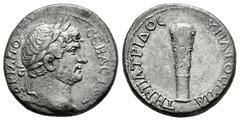 Roman Imperial Hadrian. Cappadocia. Didrachm. 117-138 AD. Caesarea-Eusebia. (RPC-III 3109). Anv.: ΑΔΡΙΑΝΟϹ ϹΕΒΑϹΤΟϹ, laureate head to right. Rev.: ΥΠΑΤΟϹ Γ ΠΑΤΗΡ ΠΑΤΡΙΔΟϹ, upright club. Ag. 5,52 g. Ra