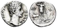 Imperio Romano / Roman Imperial Augusto. Denario. 11-10 a.C. Lugdunum. (Ffc-129). (Ric-183). (Cal-832). Anv.: AVGVSTVS DIVI F. Cabeza desnuda de Augusto a derecha. Rev.: Diana cazadora en pie con jaba