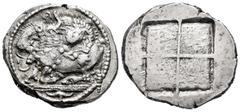 Greek Coins / Grecia Antigua Macedonia. Akanthos. Tetradracma. 480-470 a.C. (Sng Ans-10). (Gc-1362). Anv.: Toro, con la cabeza levantada, arrodillado a la izquierda, atacado por un león que salta sobr