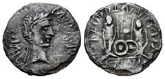 Roman Imperatorial Augustus. Denario forrado. 7-6 a. C. Lugdunum. Ae. 2,96 g. Very interesting hybrid barbaric imitation, it combines the laureate bust type front with DIVI-F AVGVSTVS legend in the in