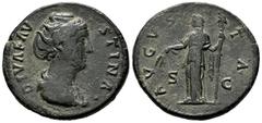 Roman Imperial Diva Faustina. Sestertius. 141 AD. Rome. (Ric-1116). (C-79). Anv.: DIVA FAVSTINA, draped bust right. Rev.: AVGVSTA, Ceres standing left, holding corn-ears in extended right hand and lon