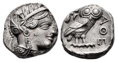 Greek Coins Attica. Athens. Tetradrachm. 450 BC. (Gc-2526). (Sng Cop-31). Anv.: Head of Athena right, wearing crested Attic helmet ornamented with three olive leaves above visor and spiral palmette on