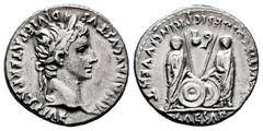 Roman Imperatorial Augustus. Denarius. 7-6 a. C. Lugdunum. (Rsc-43). (Ffc-22). (Ric-207). (Cal-852). Anv.: CAESAR AVGVSTVS DIVI. F. PATER. PATRIE, his laureate head right. Rev.: C.L. CAESARES AVGVSTI.