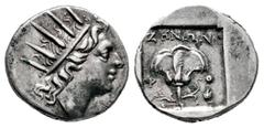 Greek Coins Rhodos. Rhodes. Drachm. 88-84 BC. Zenon magistrate. (Hgc-6, 1461). Anv.: Radiate head of Helios right. Rev.: ZHNΩN above rose with single bud on tendril to left; P-O flanking bloom, Isis c