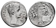 Roma Imperatorial Augustus. Denarius. 15-13 BC. Lugdunum. (Ffc-106). (Ric-165a). (Cal-836). Anv.: AVGVSTVS DIVI. F. bare head of Augustus right. Rev.: IMP. X in exergue, two soldiers each presenting a