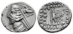 Greek Coins Kingdom of Parthia. Phraates IV. Drachm. 38-2 BC. Rhagai. (Sellwood-52. 11-12). (Shore-280). Anv.: Diademed and draped bust of Phraates IV to left; being crowned by eagle flying to left be