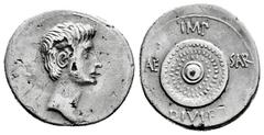 Roman Imperatorial Octavian. Fourée Denarius. 32 BC. Mint moving with Octavian. (Ffc-101). (Ric-543a). (Cal-682). Anv.: Bare head of Augustus right. Rev.: IMP., above round shield dividing (C)AE-SAR D
