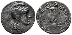 Greek Coins Attica. Athens. New Style Tetradrachm. 165/4 BC. (Thompson-pl. 8, 56/64). Anv.: Head of Athena right, wearing crested Attic helmet decorated with vine tendril and Pegasos. Rev.: Owl standi