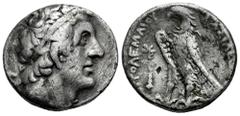 Greek Coins Ptolemaic Kings of Egypt. Ptolemy II Philadelphos. Tetradrachm. 274 BC. Alexandria. (Svoronos-644). (Sng Cop-482/3). Anv.: Diademed head of Ptolemy I to right, wearing aegis. Rev.: ΒΑΣΙΛΕΩ
