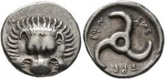 Greek DYNASTS OF LYCIA. Trbbenimi, circa 390-370 BC. 1/3 Stater (Silver, 17 mm, 3.24 g). Facing lion's scalp. Rev. 𐊗𐊕𐊂-𐊂𐊚𐊏-𐊆𐊎𐊆 ('Trbbãnimi' in Lycian) Triskeles. BMC 147. Müseler VIII, 24-27.