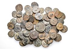 Group Lots A lot containing 62 bronze coins. All: Honorius. Fine to about very fine. LOT SOLD AS IS, NO RETURNS. 62 coins in lot. From the old stock of a well-known German dealer.