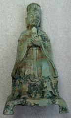 COINS. CHINA – ANCIENT. M iscellaneous , Song Dynasty (960-1280 AD) : Bronze Seated Statute of a Deity or Mandarin, height 238mm, base 90mm x 129mm, 2046g. Well preserved. Estimate: US$200-250