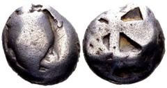 The Lundahl collection (1955-1995) Aegina, Aegina. Ca. 500-490 BC. AR stater, 12.17 g. Sea turtle, no collar and an almost smooth carapace. / skew pattern within incuse square. Milbank, pl. 1, 11. Ver