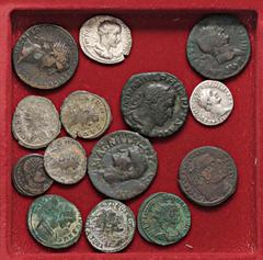 Lots LOTTI - Imperiali Domiziano, Gallieno (2), Massimiano (2), Vespasiano, Salonina, Gordiano III, Aureliano, Traiano Decio, Costantino I, Filippo I, Agrippa, Domiziano Lotto di 14 monete qMB÷BB Lott