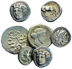 Secoli IV-I a.C. - Insieme di cinque monete Sono presenti: Siracusa, Tetradramma, SNG Ans n. 186 - Larissa, Dracma, SNG Cop. cfr. n. 121 - Pergamo, Tetradramma, SNG Von Aulock n. 7475 - Impero Persian