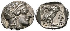 GRIECHISCHE MÜNZEN Tetradrachme ca. 430-420 v. Chr. ATTIKA, Athen. Av.: Archaischer Kopf der Athena nach rechts, auf ihrem Helm drei Olivenblätter und ein Pflanzentrieb. Rv.: AΘE, im Quadratum Incusum