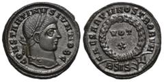RÖMER, KAISERZEIT Constantinus II. als Caesar (317-337), Follis 321-324, Siscia. Av.: CONSTANTINVS IVN NOB C, belorbeerter Kopf nach rechts. Rv.: CAESARVM NOSTRORVM // BSIS (Sonnenstrahlen), im Lorbee