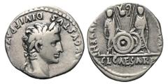 RÖMER, KAISERZEIT. Augustus 27 v. Chr.-14 n. Chr., Denar 2 v. Chr.-4 n. Chr., Lugdunum. Av.: CAESAR AVGVSTVS - DIVI F PATER PATRIAE, belorbeerter Kopf nach rechts. Rv.: AVGVSTI F COS DESIG PRINC IVVEN