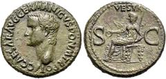 RÖMER, KAISERZEIT. Caligula 37-41, As 37-38, Rom. Av.: C CAESAR AVG GERMANICVS PON M TR POT, Kopf nach links. Rv.: VESTA // S-C, Vesta capite velato mit Zepter und Patera nach links thronend. 11,78 g.