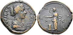 RÖMER, KAISERZEIT. Lucilla 163-169/181, Sesterz 164-169, Rom. Av.: LVCILLA AVGVSTA, drapierte Büste nach rechts. Rv.: PIETAS // S-C, Pietas capite velato streckt ihre Rechte über einen brennenden Alta