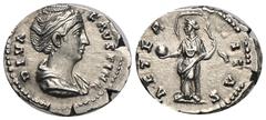 RÖMER, KAISERZEIT. Faustina Maior 138-141, Konsekrationsprägungen, Denar nach 141, Rom. Av.: DIVA FAV-STINA, drapierte Büste nach rechts. Rv.: AETERNITAS, Providentia mit Globus und hochwehendem Schle