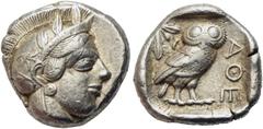 GRIECHISCHE MÜNZEN ATTIKA. Athen. Tetradrachme 454-404 v. Chr. 17,15 g. Av.: Archaischer Kopf der Athena nach rechts, auf ihrem Helm drei Olivenblätter und ein Pflanzentrieb. Rv.: Im Quadratum Incusum