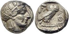 GRIECHISCHE MÜNZEN ATTIKA Athen Tetradrachme ca. 454 - 404 v. Chr. Av.: Kopf der Athena mit attischem Helm und Lorbeerkranz nach rechts. Rv.: AOE, Eule n.r., Kopf v.v., dahinter Olivenzweig und Mondsi