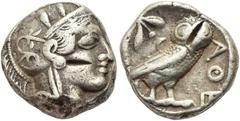GRIECHISCHE MÜNZEN ATTIKA Athen Tetradrachme 430-420 v. Chr. Av.: Archaischer Kopf der Athena nach rechts, auf ihrem Helm drei Olivenblätter und ein Pflanzentrieb. Rv.: ATHE, im Quadratum Incusum Eule