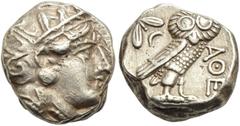 GRIECHISCHE MÜNZEN ATTIKA Athen Tetradrachme ca 393-355 v. Chr. Av.: Kopf der Athena nach rechts, auf ihrem Helm drei Olivenblätter und ein Planzentrieb. Rv.: ATHE, Eule nach rechts, im linken Winkel 