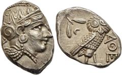 GRIECHISCHE MÜNZEN ATTIKA Athen Tetradrachme ca. 393-355 Av.: Kopf der Athena nach rechts, auf ihrem Helm drei Olivenblätter und ein Planzentrieb. Rv.: ATHE, Eule nach rechts, im linken Winkel Olivenz
