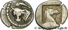 THESSALIA - LARISSA Obole c. 479-465 AC. Larissa R3 silver (11mm, 1,04g, 1h) Obverse : Tête et cou de taureau à gauche, la tête de face, surmontée d’un dauphin tourné à gauche Reverse : Tête et cou de