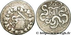 MYSIA - PERGAMON Cistophore c. 150-140 AC. Pergame silver (27,5mm, 12,50g, 12h) Obverse : Anépigraphe Ciste mystique de laquelle s'échappe un serpent ; le tout dans une couronne dionysiaque Reverse : 
