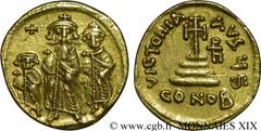 HERACLIUS, HERACLIUS CONSTANTIN et HERACLONAS(4/07/638-11/01/641) Solidus N° v19_0405    Date : 632-635 Nom de l'atelier : Constantinople Métal : or Diamètre : 21mm Axe des coins : 6h. Poids : 4,54g. 