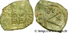 JUSTIN II et SOPHIE (15/11/565-5/10/578) Demi-follis 574-575 N° bby_208812 Date : 574-575 Nom de l'atelier : Thessalonique Métal : cuivre Diamètre : 22mm Axe des coins : 6h. Poids : 5,97g. Degré de ra
