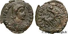 JULIEN II LE PHILOSOPHE (6/11/355-26/06/363) Flavius Claudius Julianus César (6/11/355-02/360) Maiorina réduite, (PB, ئ 3) 355-357 N° brm_131008 Date : 355-357 Nom de l'atelier : Sirmium Métal : cuivr