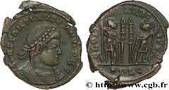 CONSTANTIN II (1/03/317-04/340) Flavius Claudius Julius Constantinus César (1/03/317-9/09/337) Centenionalis ou nummus 332 N° brm_186072 Date : 332 Nom de l'atelier : Lyon Métal : cuivre Diamètre : 18