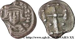 CONSTANS II(09/641-15/07/668) Demi-silique 1er type N° v20_0126    Date : 641-647 Nom de l'atelier : Carthage Métal : argent Diamètre : 10,5mm Axe des coins : 7h. Poids : 0,45g. Degré de rareté : R1 E