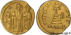 HERACLIUS, HERACLIUS CONSTANTIN et HERACLONAS(4/07/638-11/01/641) Solidus N° v11_0551    Date : 632-635 Nom de l'atelier : Constantinople Métal : or Diamètre : 19,5mm Axe des coins : 6h. Poids : 4,44g