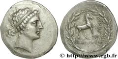 EOLIDE - CYME(IIe siècle avant J.-C.) Tétradrachme stéphanophore N° v28_0061    Date : c. 160 AC. Nom de l'atelier : Eolide, Cymé, monétaire Kallias Métal : argent Diamètre : 32mm Axe des coins : 12h.